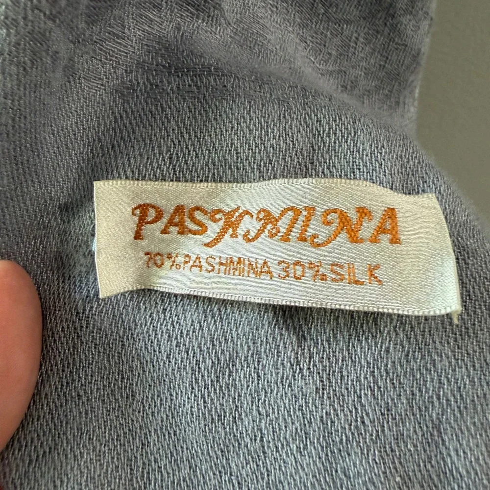 Pashmina Scarf Unisex OS Silver Gray‎ Excellent Silk Blend Paisley Jacquard Wrap